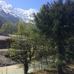 studio-lumineux-avec-vue-sur-le-massif-du-mont-blanc.hotels-rhonealpes.com/